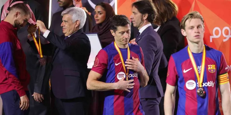 Nguyên nhân dẫn đến Barcelona gặp khủng hoảng